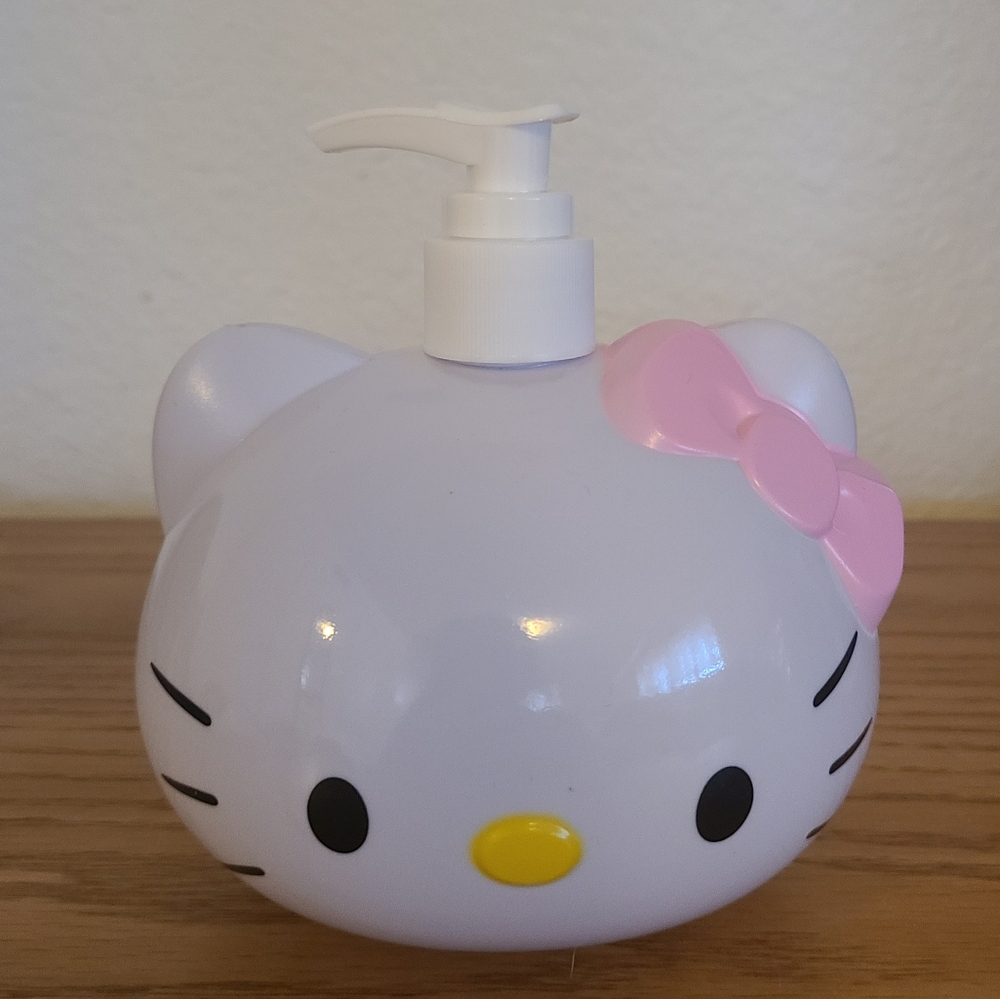 Hello Kitty Soap / Lotion Dispenser